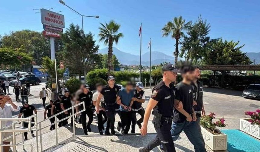 Fethiye'de Suç Örgütlerine Yönelik Operasyonda 22 Kişi Gözaltına Alındı