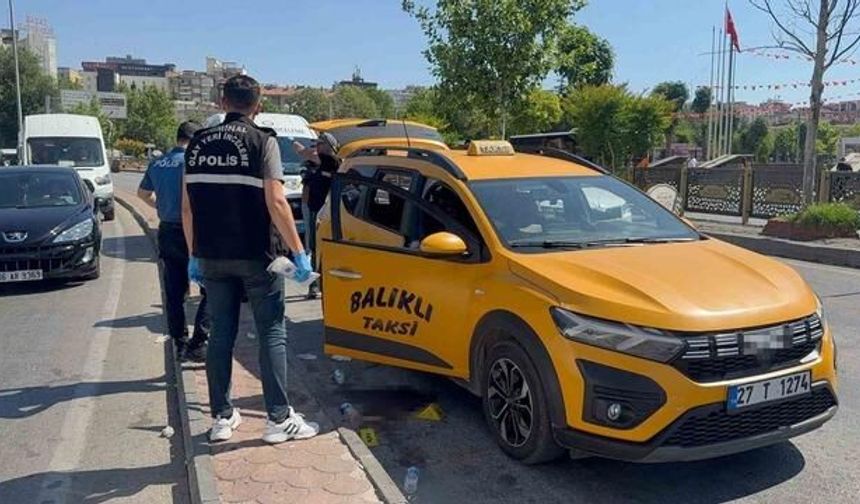 Gaziantep'te Taksi Durağında Bıçaklı Kavga: 6 Kişi Yaralandı