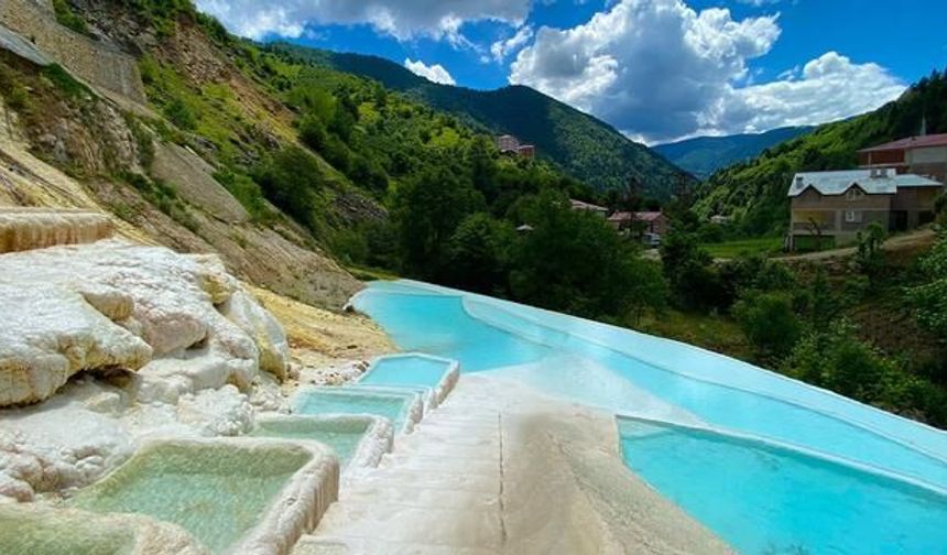 Giresun'un Göksu Travertenleri'ne Ziyaretçi Akını Sürüyor