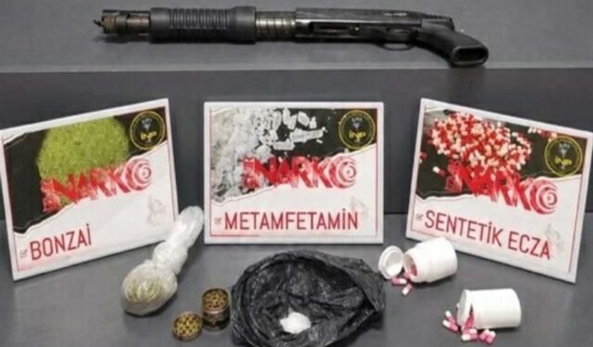 İzmir Konak'ta Uyuşturucu Operasyonunda 13 Kişi Tutuklandı