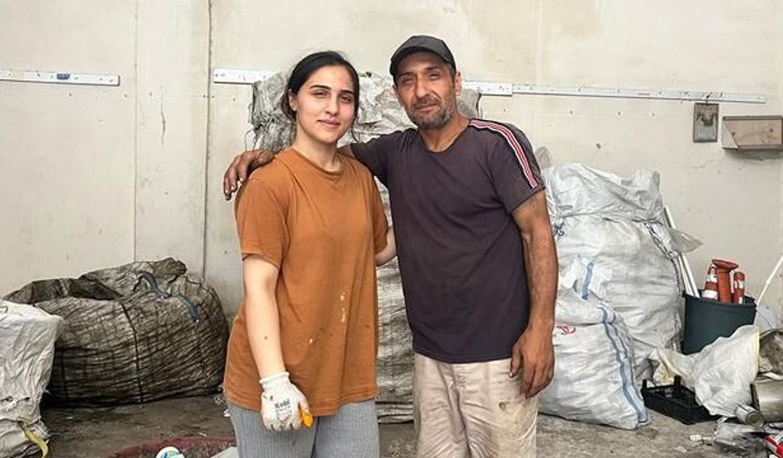 Kağıt Toplayarak Okuyan Kız, Üniversiteyi Birincilikle Bitirdi