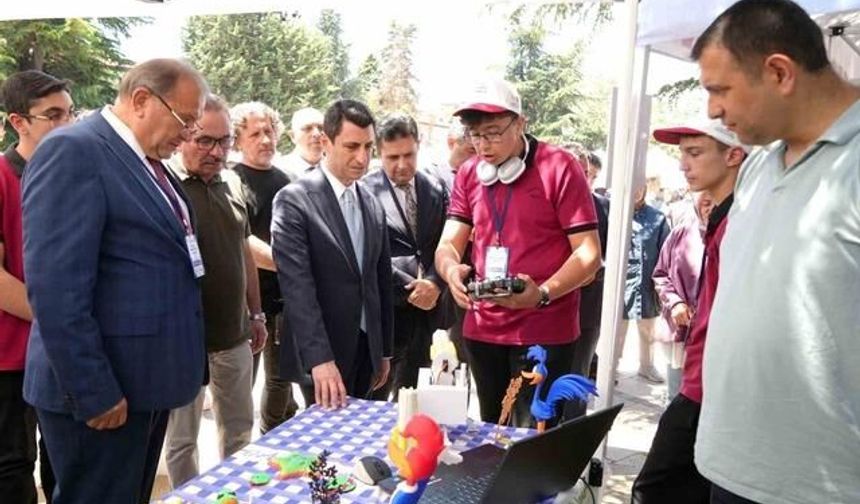 Kastamonu Meslek Lisesi Öğrencilerinin Yıl Boyu Ürettikleri Eserler Sergilendi