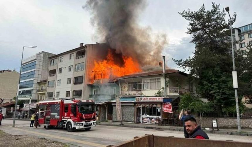 Kızılcahamam'da Çatı Yangını Korkuttu