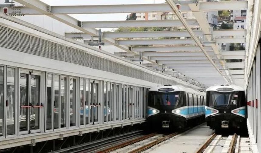 M7 Metro Hattında Teknik Arıza Nedeniyle Yolcular Tünelde Yürüdü