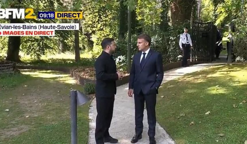 Macron ile Zelenskiy'nin Mikrofon Kazası: Trump Konuşması Gündemde