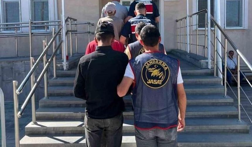 Niğde'de 8,5 Ton Gübre ve Römork Çalınması Olayında 12 Şüpheli Yakalandı