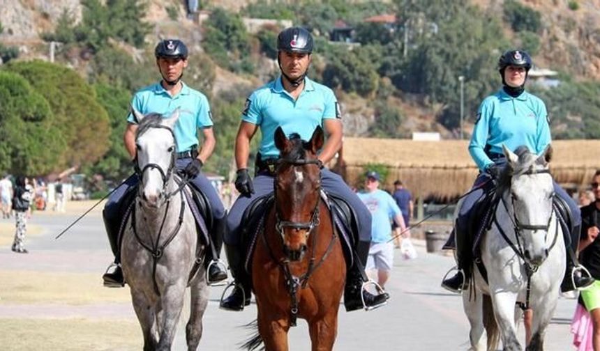 Ölüdeniz'de Atlı Jandarma Timi Göreve Başladı