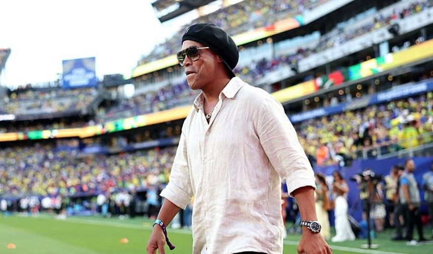 Ronaldinho Futbola Geri Dönüyor