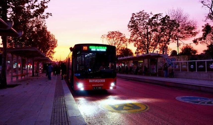 Sakarya Metrobüs Hattı 1 Yılında 3,65 Milyon Yolcuya Ulaştı