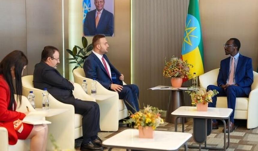 Sıfır Atık Vakfı Başkanı Samed Ağırbaş Etiyopya'da Afrika İklim Zirvesi İçin Görüşmelerde Bulundu