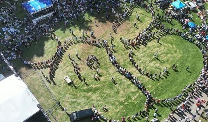 2 bin rakımlı festivalde dev halka dikkat çekti