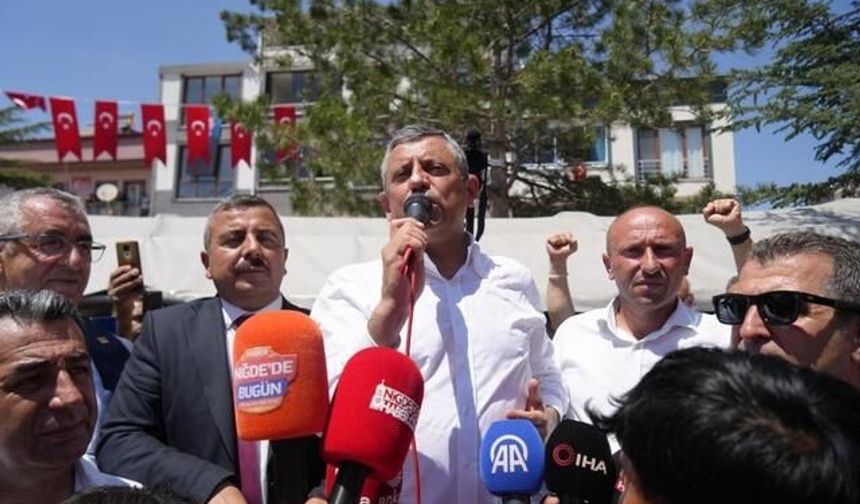 CHP Grup Başkanı Özgür Özel: Partimize Bağlılıkla Yolumuza Devam Ediyoruz