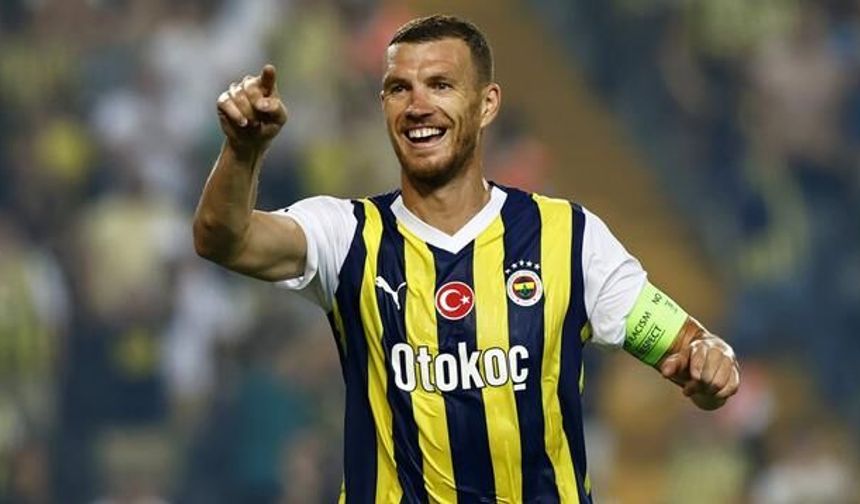 Edin Dzeko'nun Schalke ile Yeni Sözleşme İmzalama İhtimali Yüksek