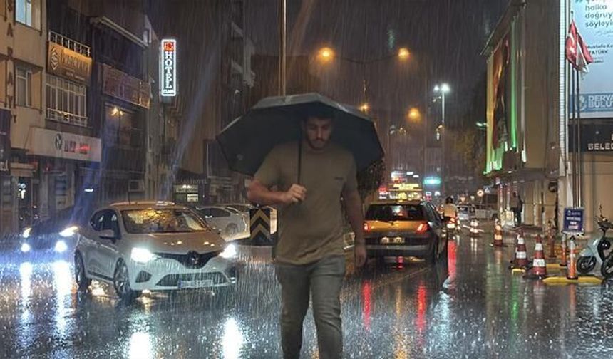 İstanbul'da Hava 8 Derece Soğuyor: Valilik ve AKOM'dan Kritik Uyarı