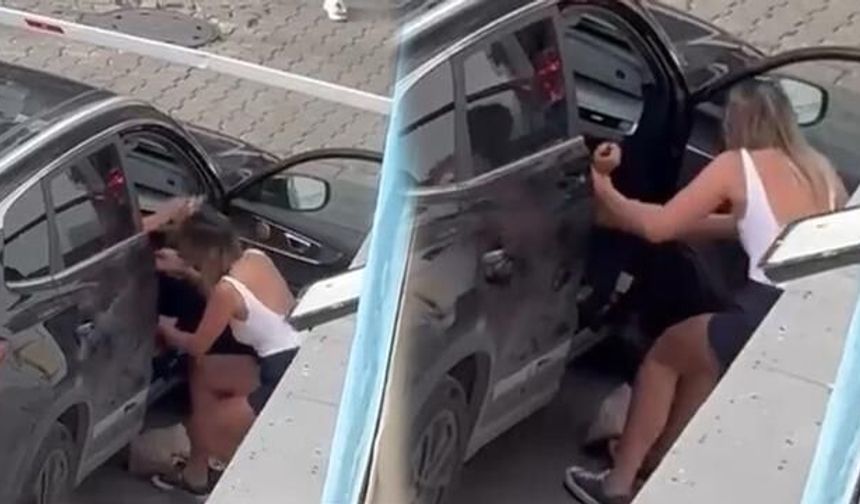 Kadıköy Rıhtım'da Kadınlar Arasında Çıkan Kavga Kamerada