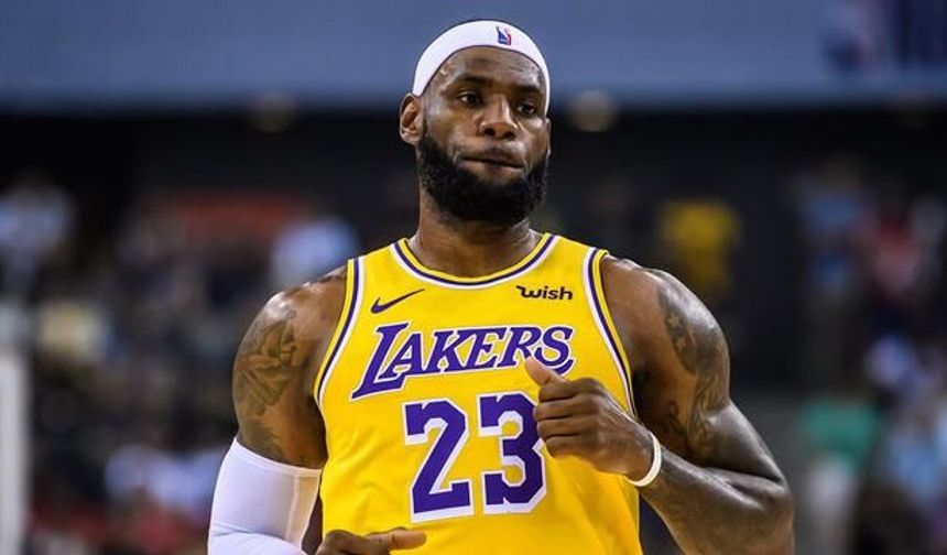 LeBron James Philadelphia 76ers ile 2 Yıllık Sözleşme İmzalıyor