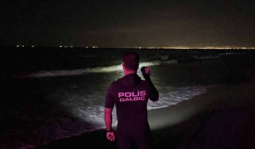 Mersin Tarsus'ta Denize Giren Aileden 3 Kişi Boğuldu, Kayıp Kişi İçin Arama Sürüyor