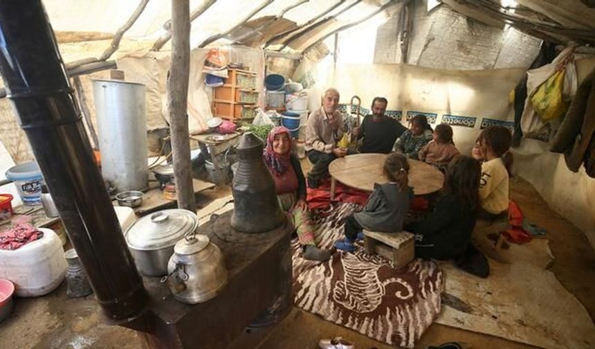 Muş Yaylalarında Yazın Ortasında Sobayla Isınma Mücadelesi