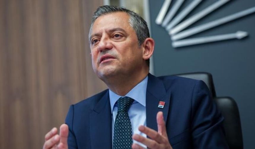Özgür Özel'in Grup Toplantısında Yeni Parti İlanı Bekleniyor
