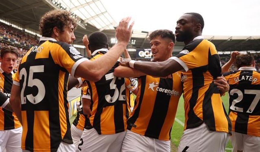 Hull City Premier Lig'de Manchester United'ı 2-0 Mağlup Etti