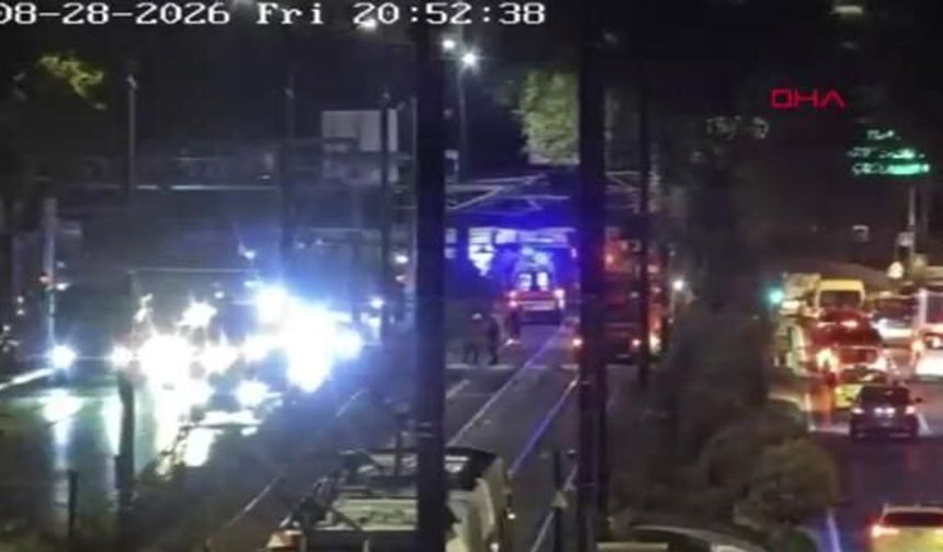 İstanbul Zeytinburnu'nda İki Tramvay Kafa Kafaya Çarpıştı: Yaralılar Var