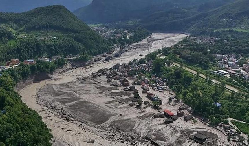 Nepal'de sel felaketinde can kaybı 389'a yükseldi