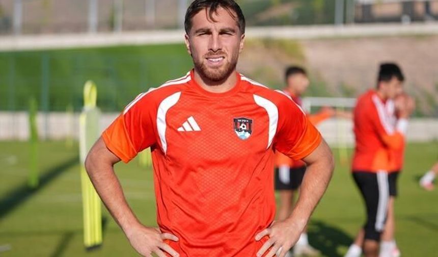 Ozan Can Kökçü'den Serbest Vuruşta Etkileyici Gol
