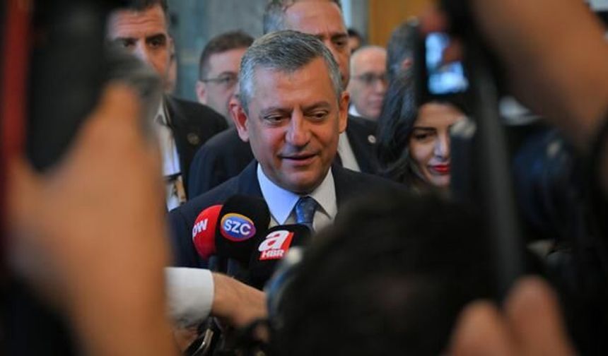 Özgür Özel'den AK Parti'ye geçen belediye başkanlarıyla ilgili ilk açıklama