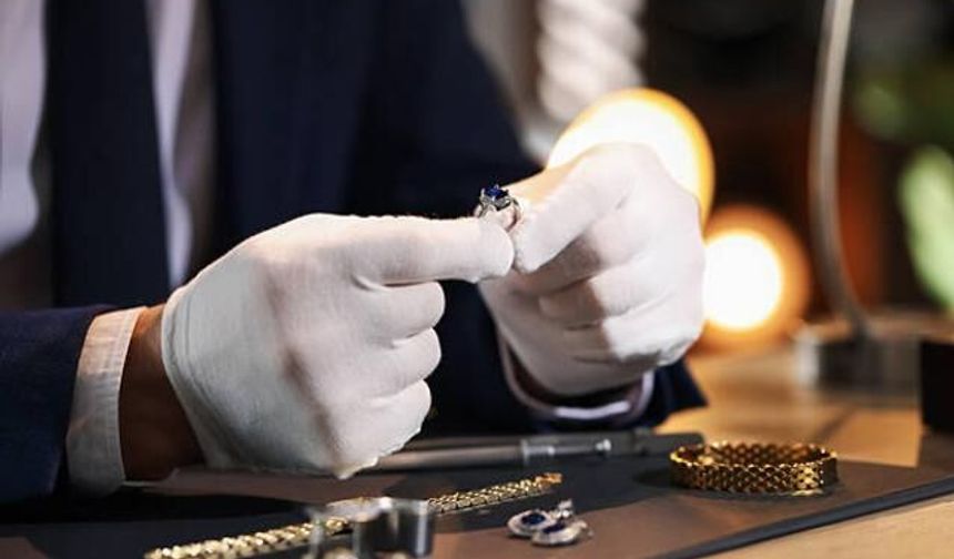 Pandora, Gümüş Fiyatlarındaki Dalgalanma Nedeniyle Platin Kaplamaya Yöneliyor