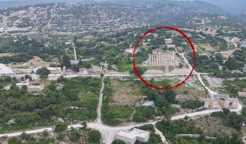 Uzuncaburç Antik Kenti: Mersin'in Tarihi Zenginliği ve Turizmdeki Önemi