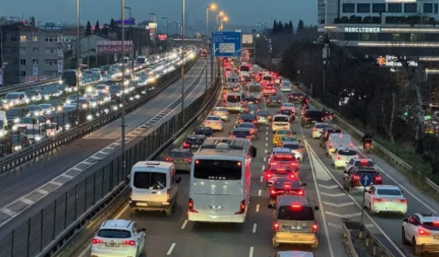 Zorunlu Trafik Sigortası Ağustos Tarifesi Açıklandı: Primler Basamaklara Göre Değişiyor