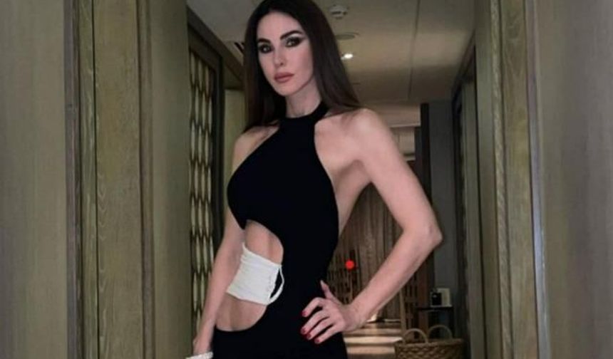 Defne Samyeli Bodrum Tatilinde Bikinili Pozlarıyla Sosyal Medyayı Salladı