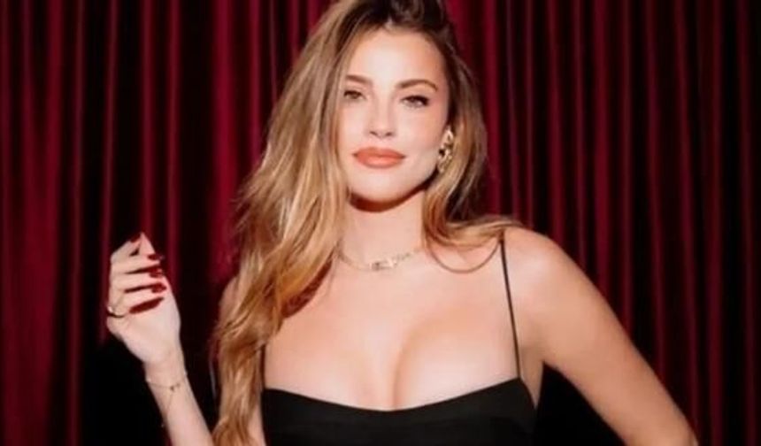 Ezgi Eyüboğlu'nun Bikinili Tatil Paylaşımları Sosyal Medyada Gündem Oldu