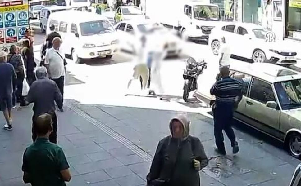 Kaza Sonrası Tartışma Büyüdü: Kadın Dikiz Aynasıyla Yaralandı