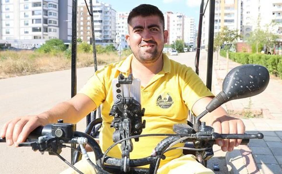 Adana'da Seyyar Dondurmacı Güneş Paneliyle Yakıt Masrafını Kaldırdı