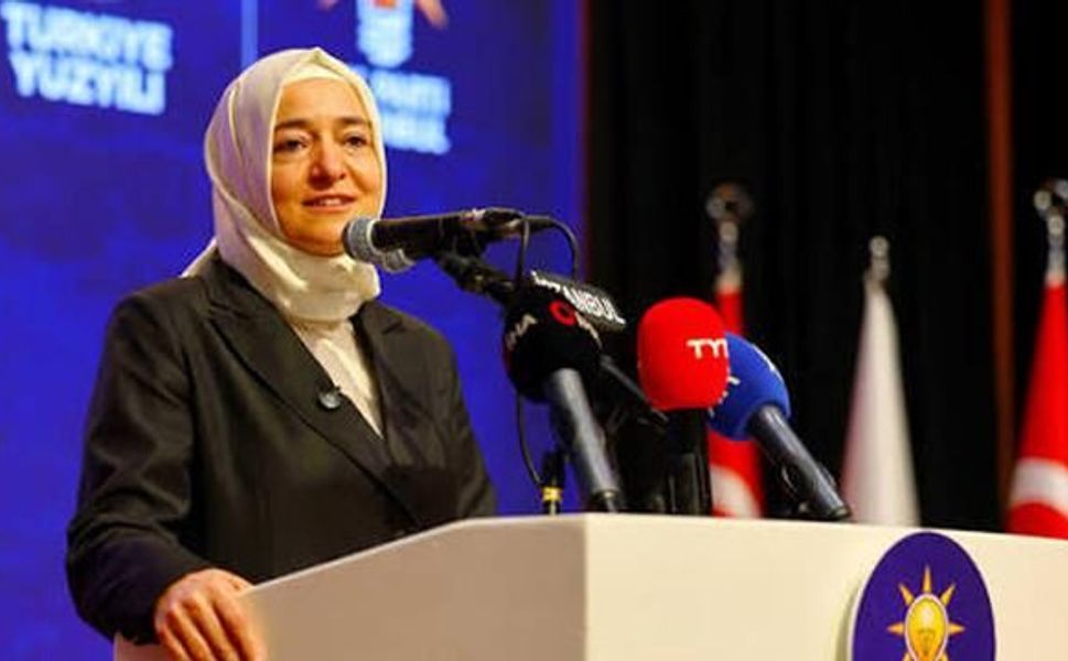AK Parti Genel Başkan Yardımcısı Fatma Betül Sayan Kaya görevinden ayrıldı