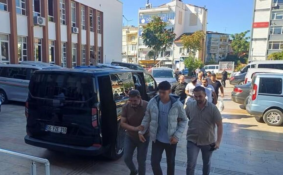 Aydın'da okul önünde pompalı tüfekle dolaşan 3 kişi tutuklandı