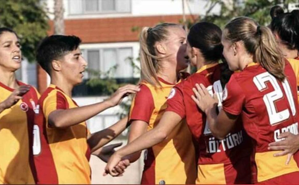 Galatasaray Kadın Futbol Takımı Amed Sportif Faaliyetler'i 4-1 Yendi