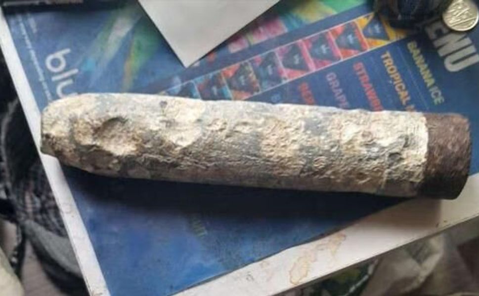 İngiltere'de 10 Yıldır Evinde Saklanan Metal Parça Yapay Zekayla Bomba Çıktı