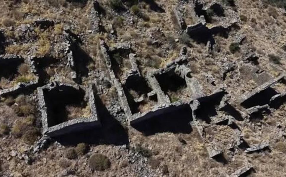 İzmir Karaburun'daki 103 Yıllık Sazak Köyü Zamanla Donmuş Gibi