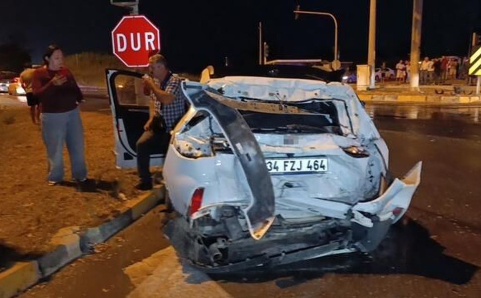 Manavgat'ta tırın devrilmesi sonucu 2 kişi yaşamını yitirdi
