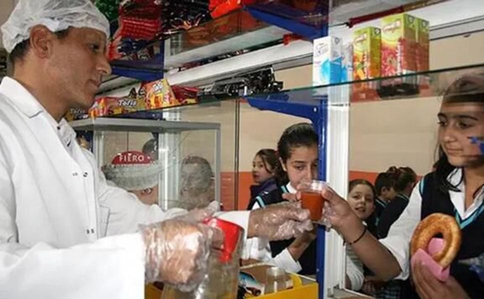 Okul kantinlerinde satışı yasaklanan ürünler ve yeni fiyatlar açıklandı