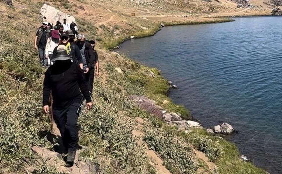 Yüksekova'da 22 doğasever Sat Gölleri'nde yürüyüş yaptı