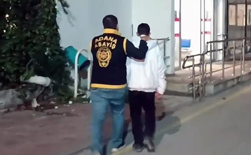 Adana'da 15 yaşındaki çocuğu başından vuran 17 yaşındaki şüpheli yakalandı