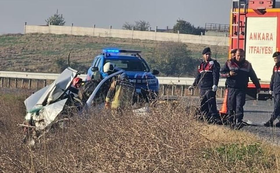 Ankara Polatlı'da İki Otomobil Çarpıştı: 3 Kişi Öldü, 4 Yaralı Var