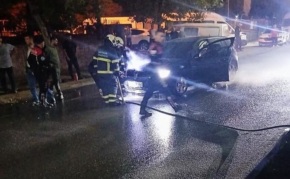 Batman'da Seyir Halindeki Otomobilde Yangın Çıktı
