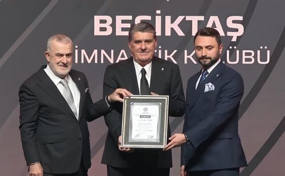 Beşiktaş'ta Serdal Adalı ve Yönetimine Mazbata Töreni Düzenlendi