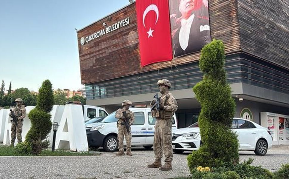 Çukurova Belediyesi'ne Jandarma Operasyonu: Çok Sayıda Gözaltı Kararı