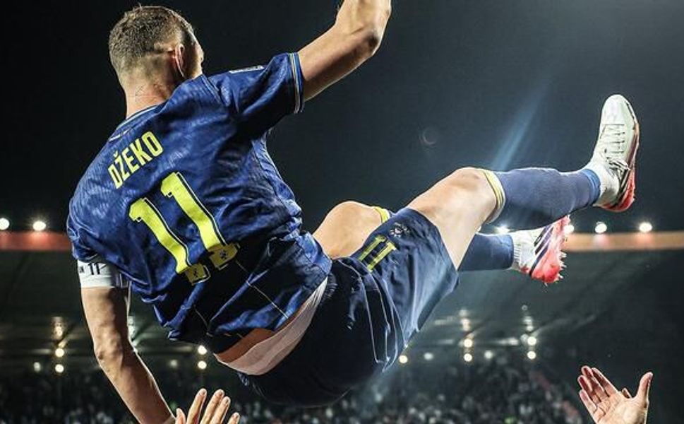 Edin Dzeko'ya Bosnalı Taraftarlardan Duygusal Veda Töreni