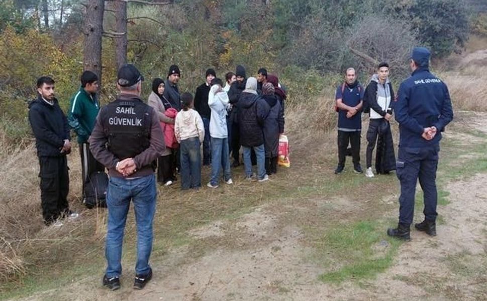 Edirne Enez'de 18 kaçak göçmen yakalandı